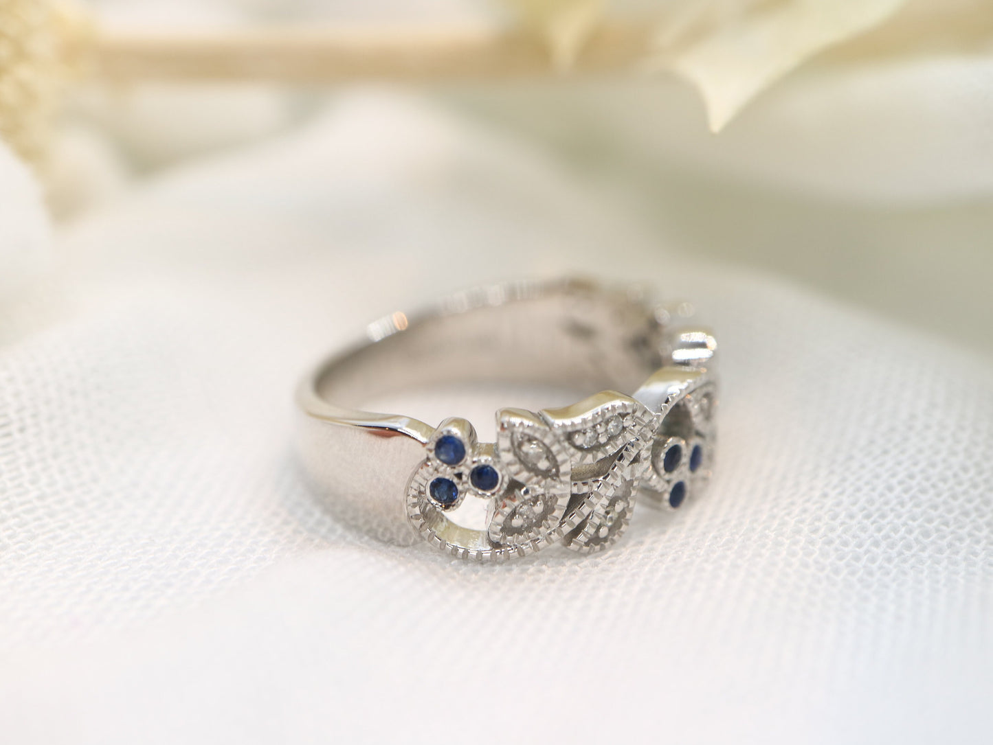 14k Vine and leaf white gold diamond ring , Filigree diamond ring, natural inspired round  sapphire and diamond vine band