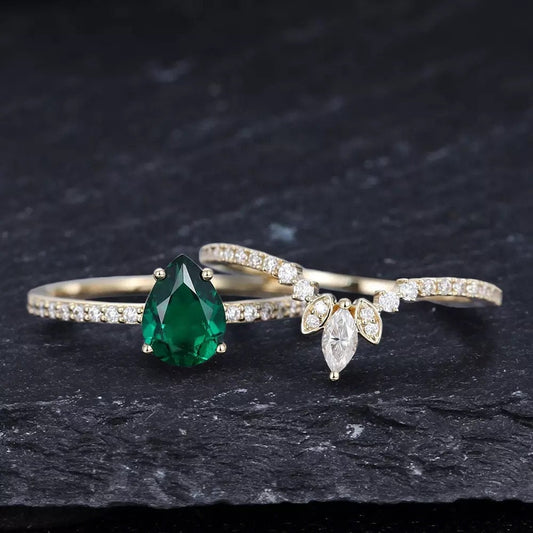 14k Solid Gold Pear Shape Emerald Engagement Ring, Emerald  Wedding Ring, Green gemstone bridal set