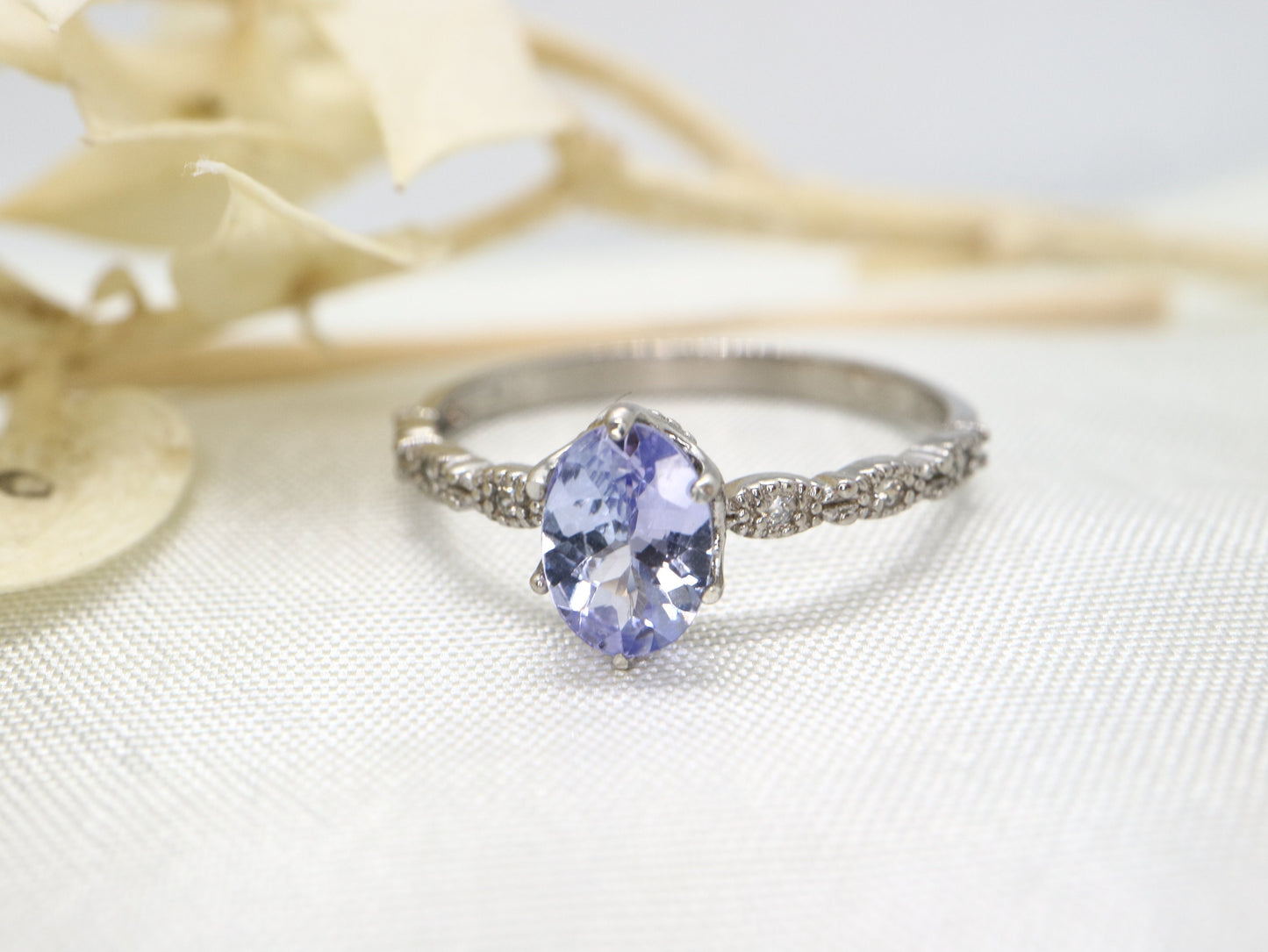 Sterling silver  tanzanite ring, Vintage tanzanite ring, Oval tanzanite engagement ring, Anniversary ring