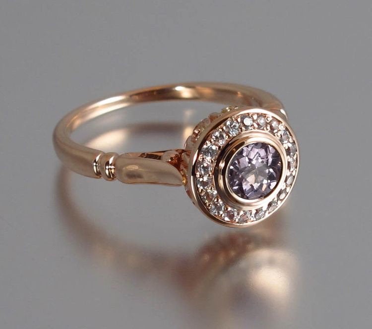 Spinel diamond halo ring