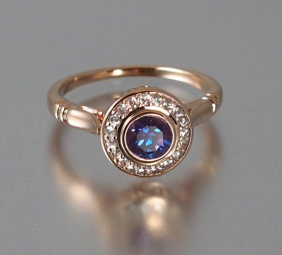 Spinel diamond halo ring