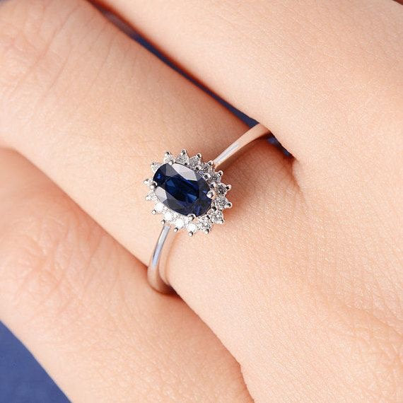 Kate middleton  engagement ring set,Handmade jewelry,halo ring,delicated ring