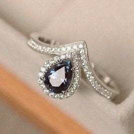 Pear shape Garnet vintage diamond ring for gift