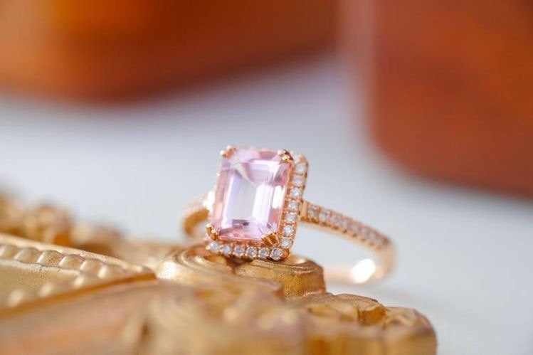 2 Carat Morganite Engagement Ring Pink Stone Engagement Ring Pink Stone Ring Morganite Ring Rose Gold Ring Diamond Ring Morganite Halo