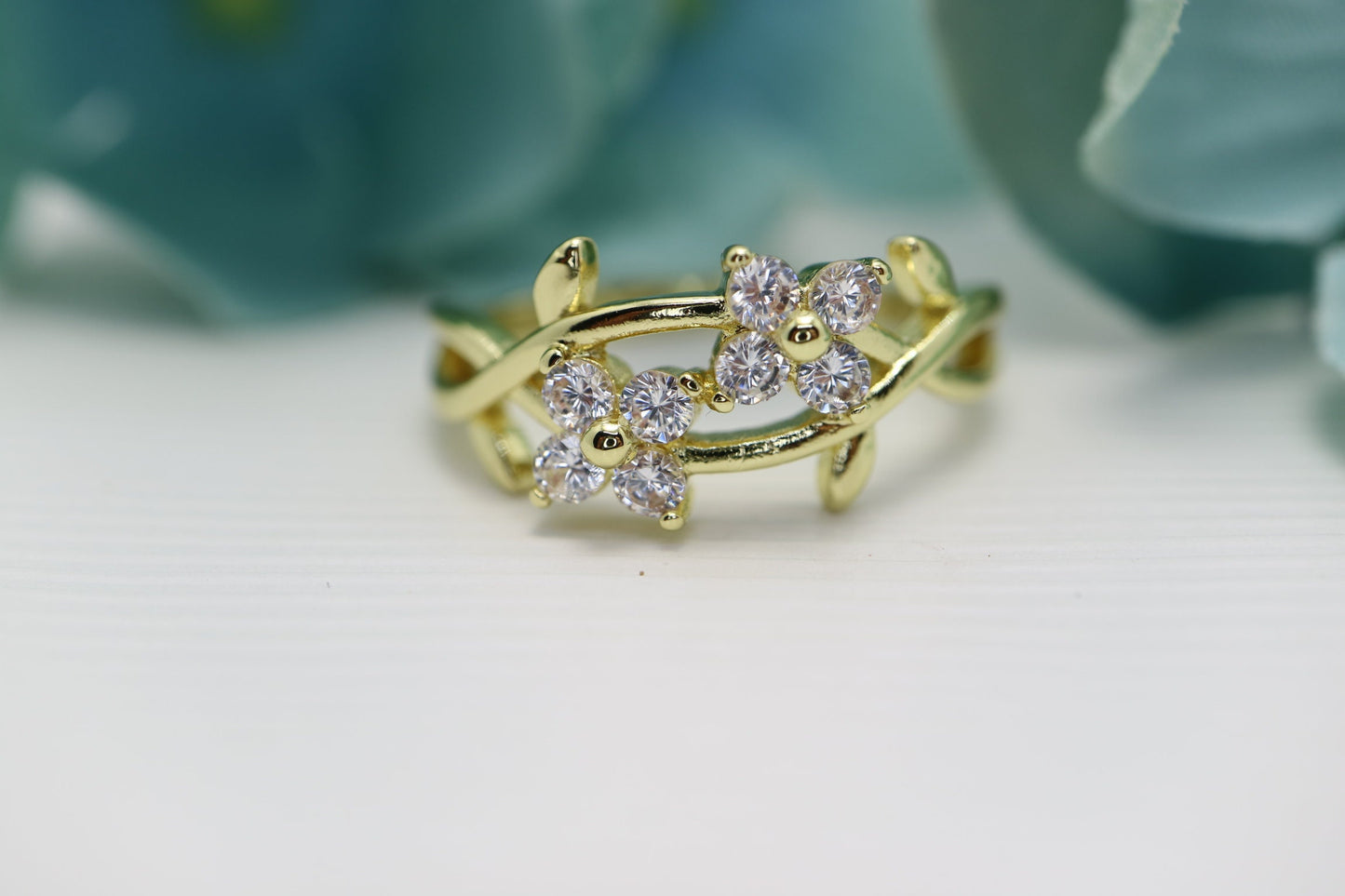 Yellow gold diamond engagement ring, Leaf Wedding Band, Wedding Ring with Leaves, Gold LeafRing