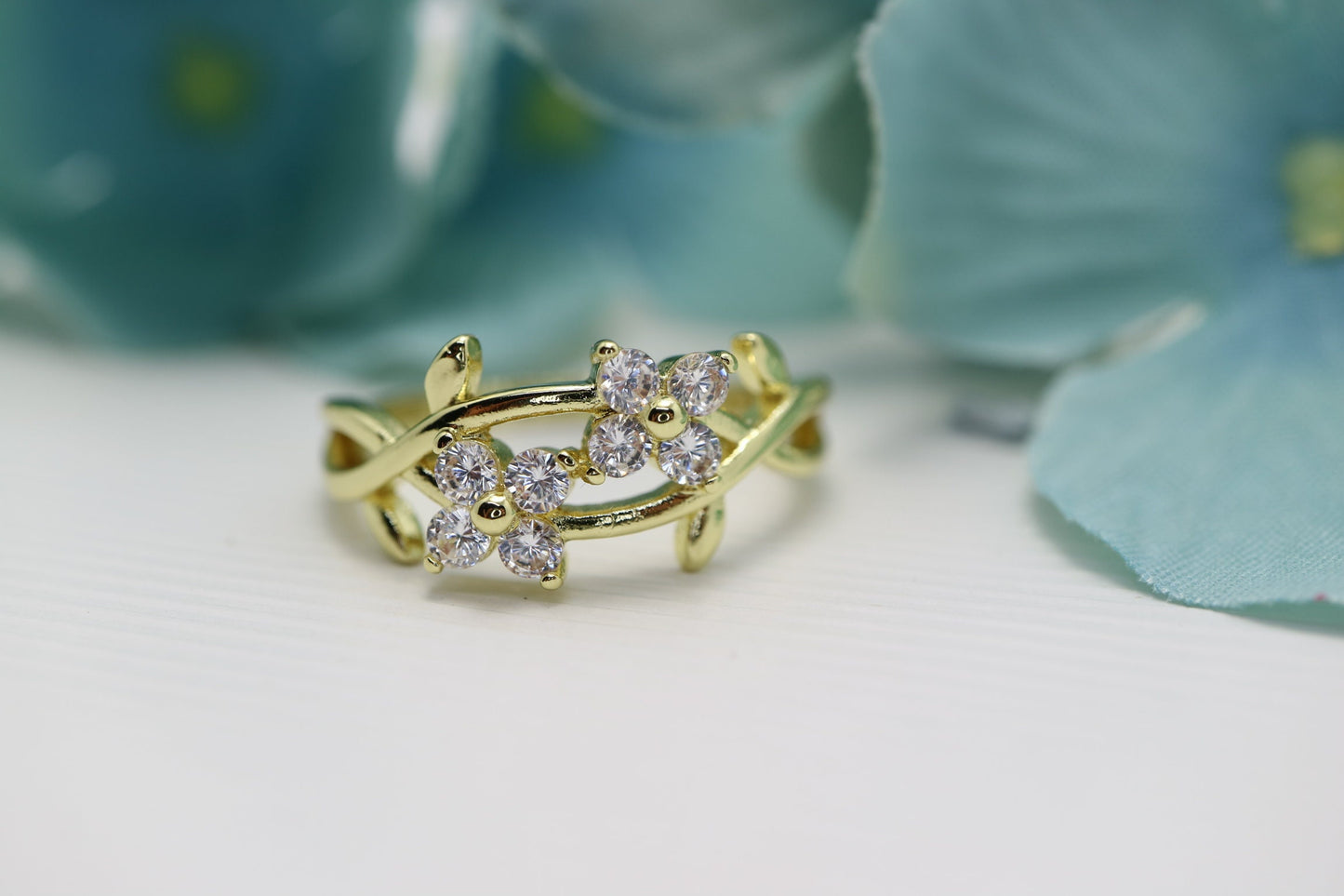 Yellow gold diamond engagement ring, Leaf Wedding Band, Wedding Ring with Leaves, Gold LeafRing