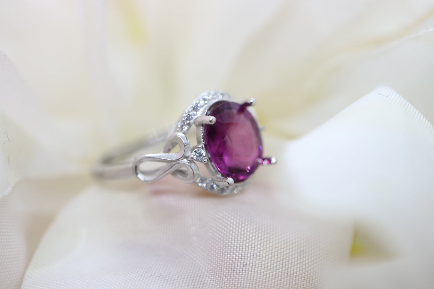 Purple garnet gemstone silver ring vintage