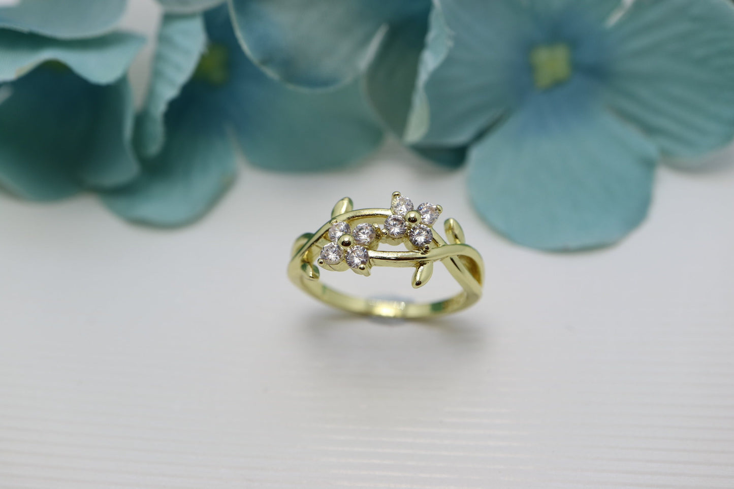 Yellow gold diamond engagement ring, Leaf Wedding Band, Wedding Ring with Leaves, Gold LeafRing