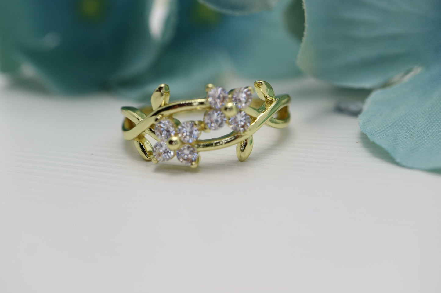 Yellow gold diamond engagement ring, Leaf Wedding Band, Wedding Ring with Leaves, Gold LeafRing