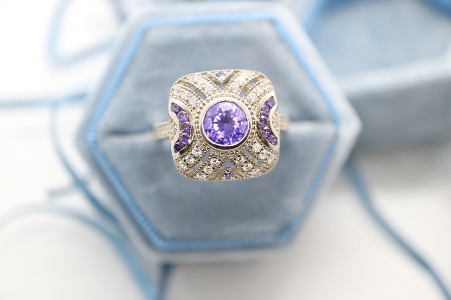 Amethyst sterling silver ring in Art Deco design - Vintage Amethyst engagement ring