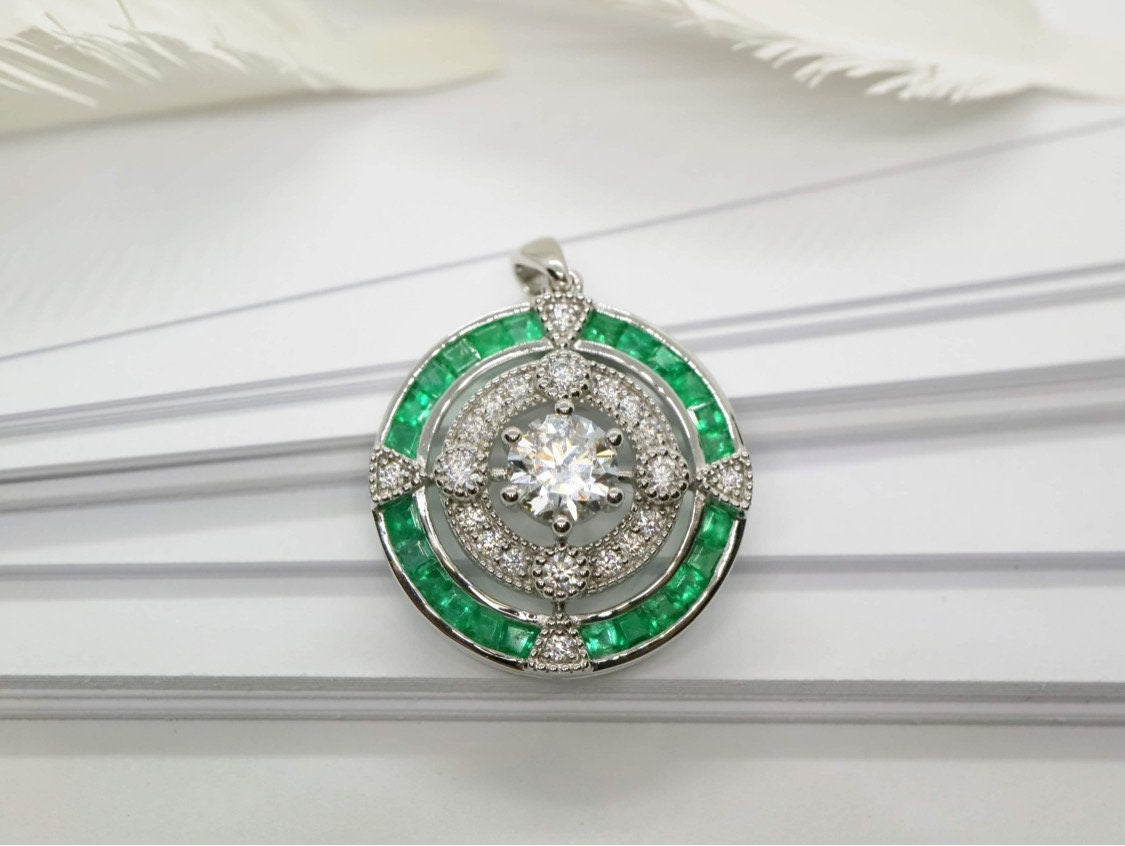 18k white gold natural  emerald halo and  diamond pendent, Vintage emerald diamond pendent, Valentine's gifts, Made for her, Gifts for her