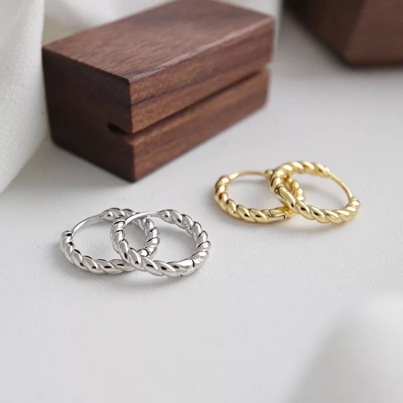 925 sterling silver earring, minimalist croissant gold huggies earring