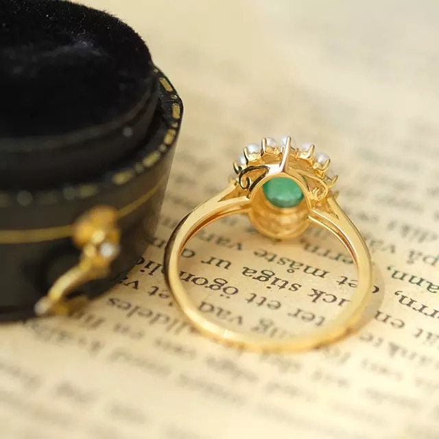 Vintage emerald ring with pearl halo, 14k yellow gold freshwater Pearl halo engagement ring, Anniversary gift, Promise ring