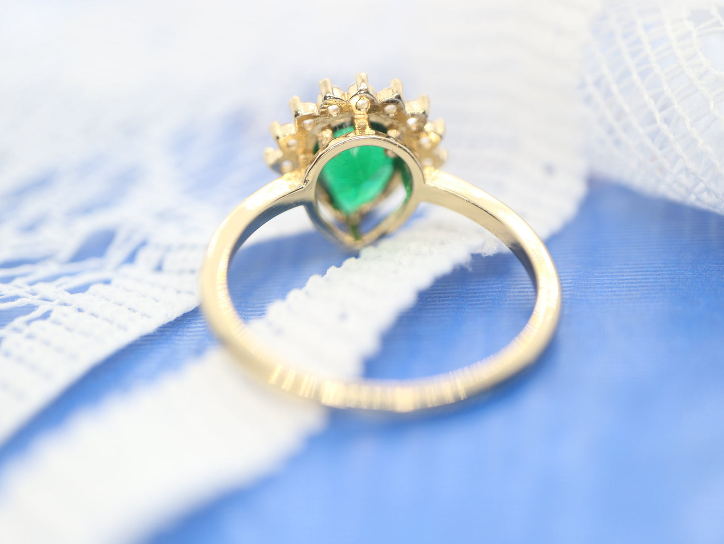 Emerald 14k gold ring,  Pear cut emerald ring, Custer diamond ring,May stone birthstone, Green gemstone, mothers ring, Alternative bride