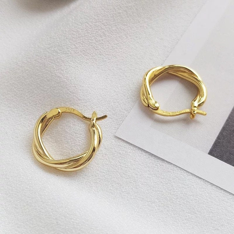 Gold plated twist circle hoop earring, 925 sterling silver