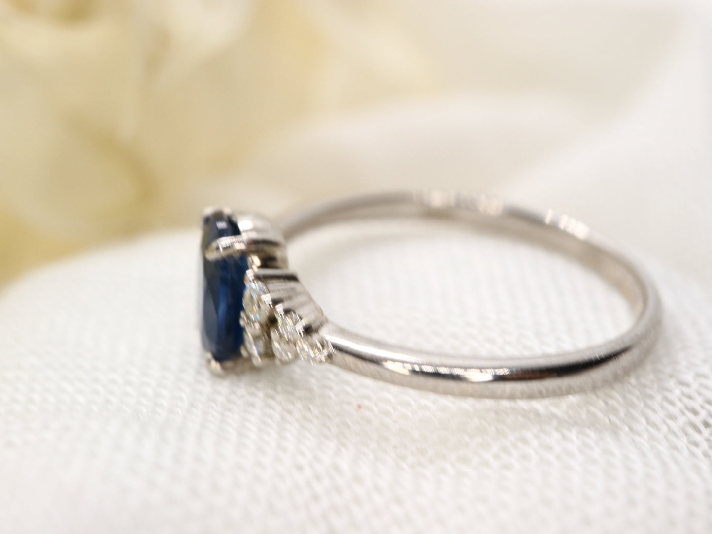 14k white gold natural sapphire and diamond ring, Sapphire cluster diamond ring