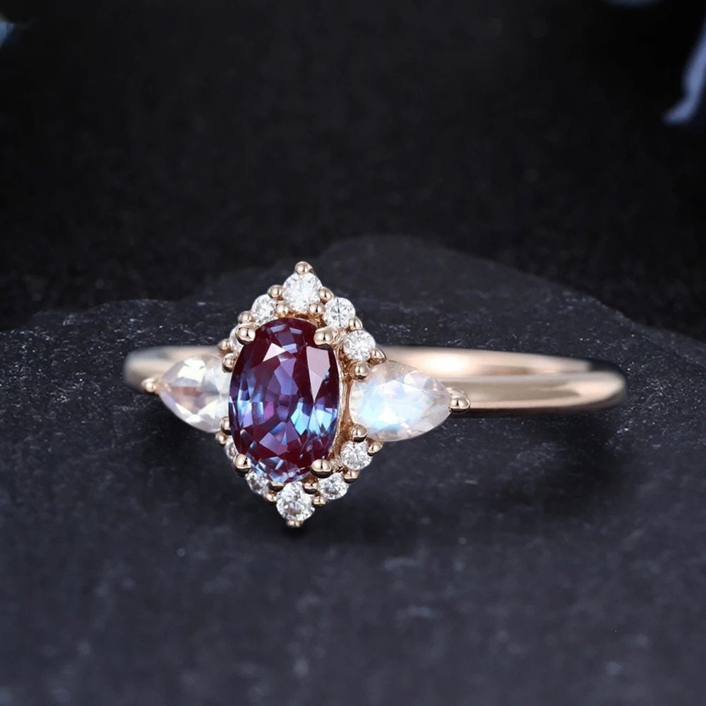 14k solid gold Alexandrine ring, Alexandrite engagement ring, Oval shaped Alexandrine ring