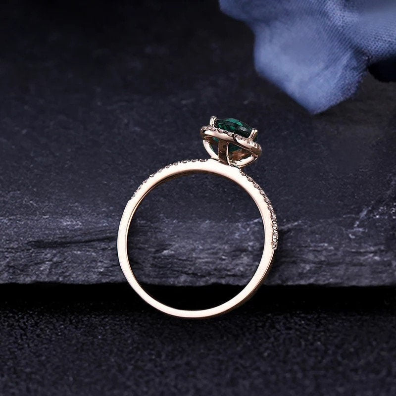 Pear emerald engagement ring,14K Solid gold emerald engagement ring, Peal shape wedding ring