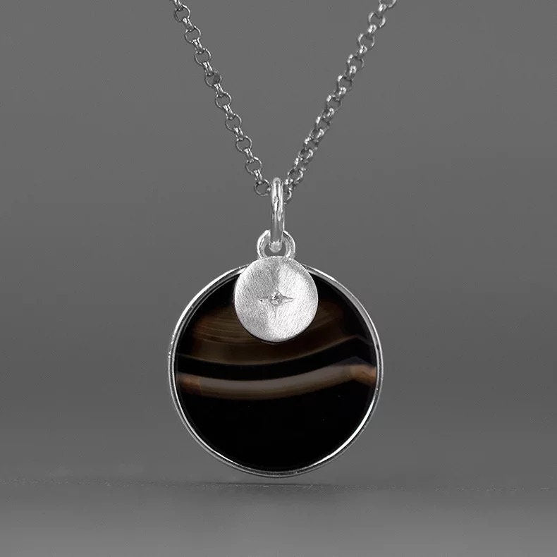 925 sterling silver natural Agate black and  white round pendent